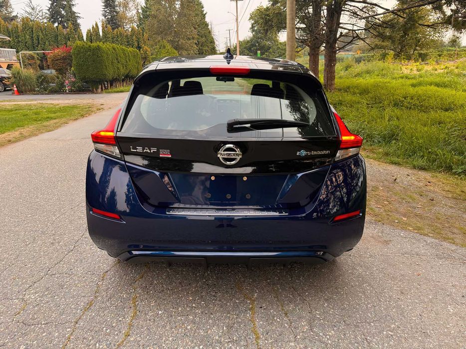 Nissan LEAF SV      2020