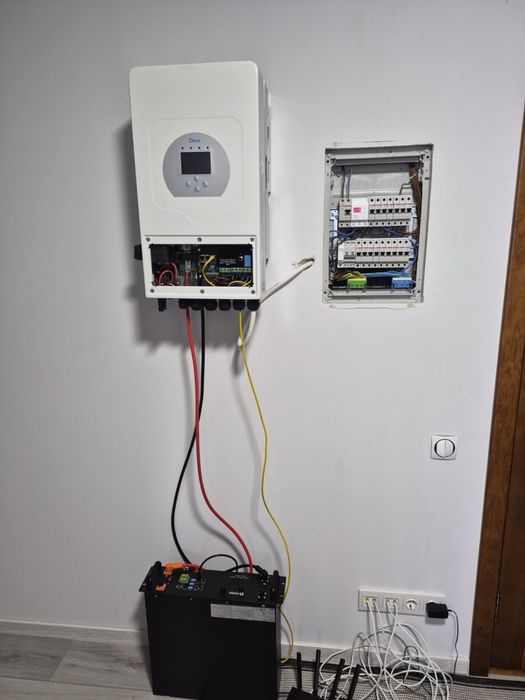 Монтаж СЕС і підключення інверторів