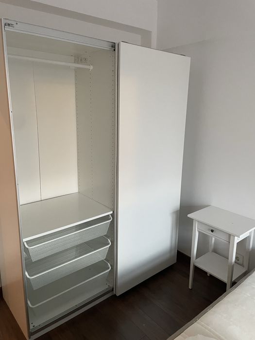 2 Roupeiros IKEA PAX + Portas HASVIK + Interiores KOMPLEMENT