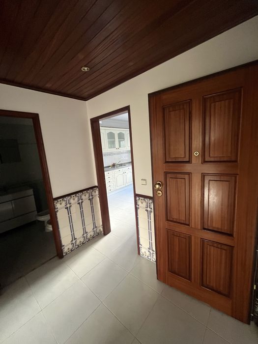 Alugo Quarto - Carregado