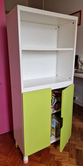 Estante IKEA de criança
