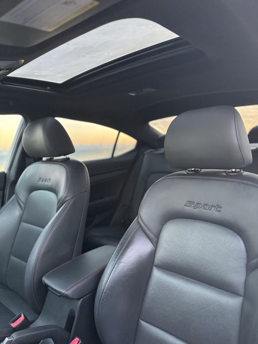 Hyundai Elantra Sport  2018 White 1.6L turbo