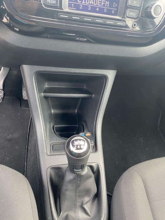 VW Up ! 1.0 Preto