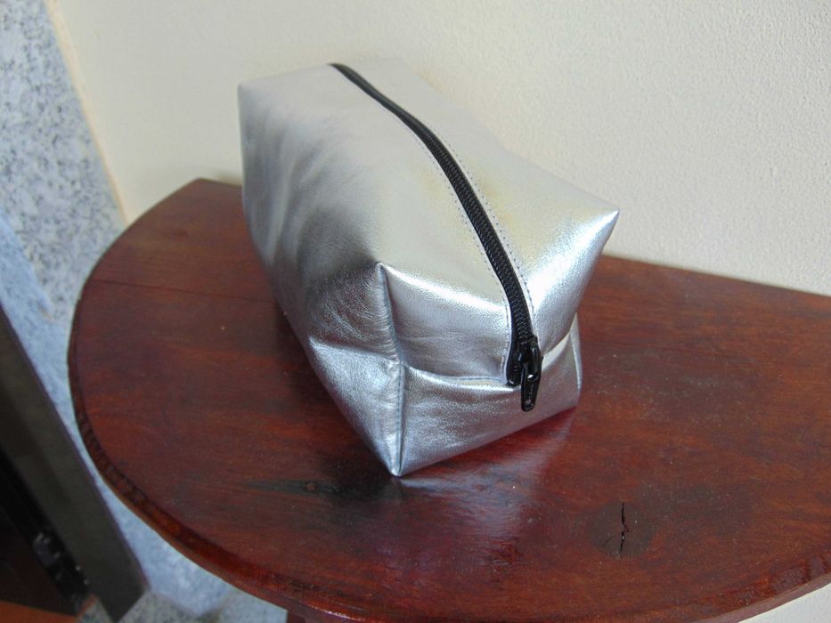 Bolsa para cosméticos em PELE