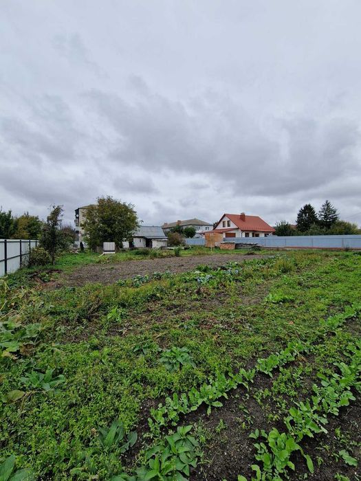 Земельна ділянка у селі Льотниче