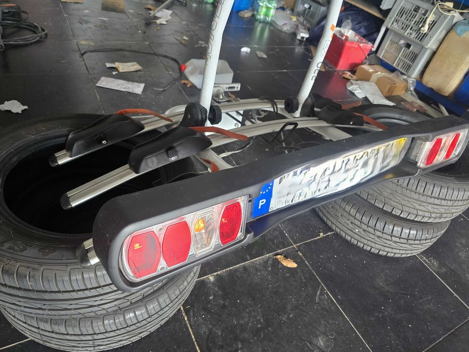 Vendo suporte para três Bicicletas para bola de Reboque