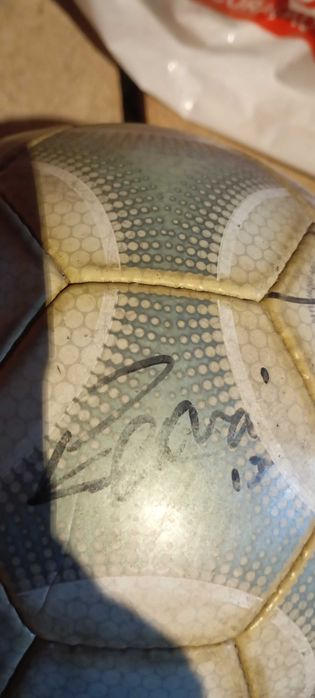 Bola Oficial Adidas Euro 2000  Autógrafos Geração de Ouro Figo   Rui Costa