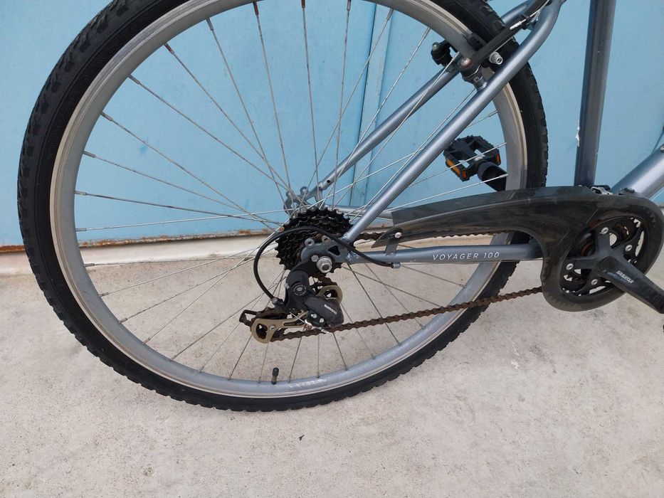 Bicicleta em aluminio roda 28 pouco uso pronta a pedalar