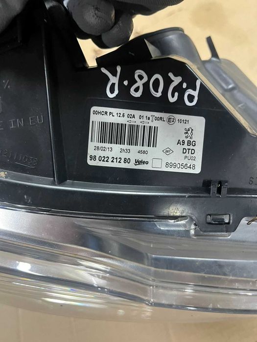 Фара Права Peugeot 208, 2014 р. Європейка,9802221280