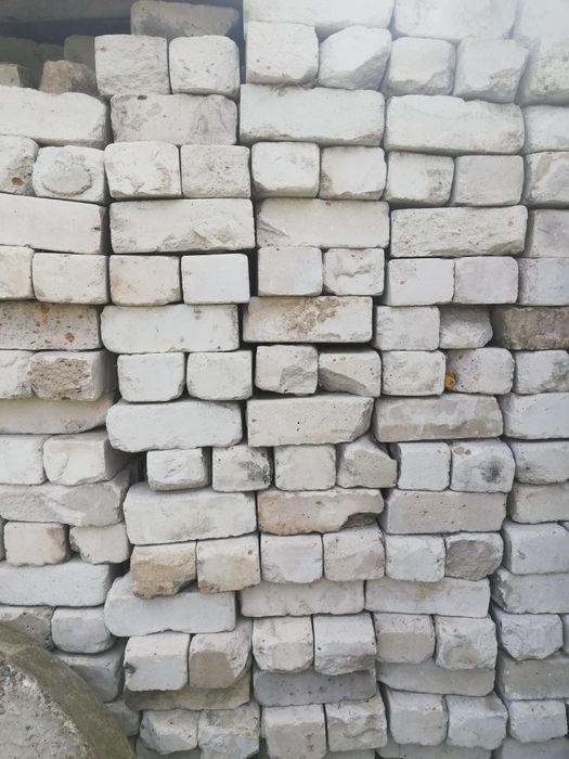 Продам білий кирпич