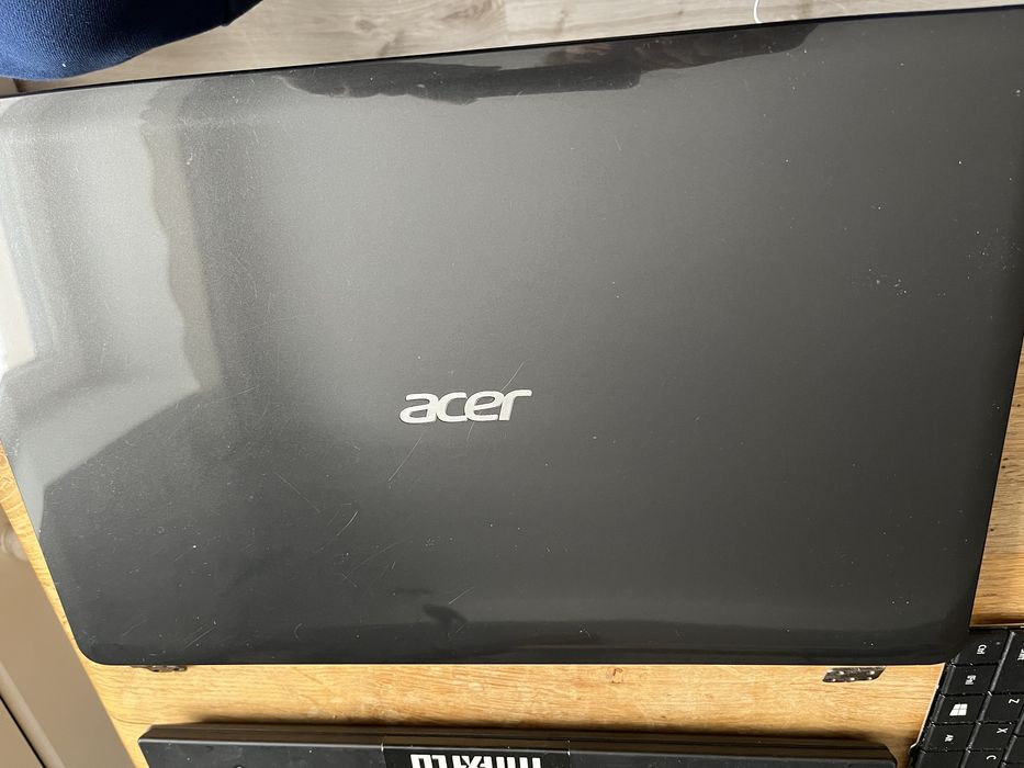 Matryca Acer Aspire E1-571
