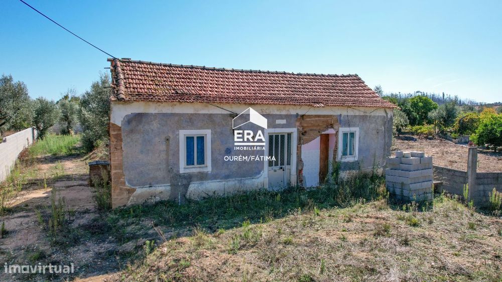 Moradia T2 localizada no Casal Ribeiro, Ourém