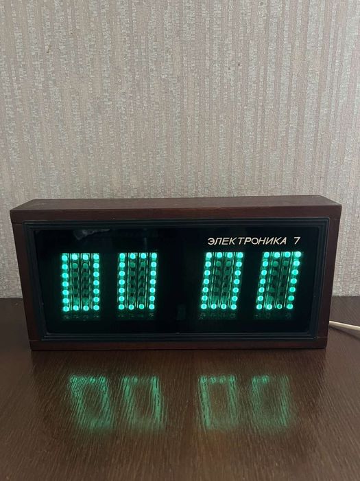 Часы настенные Электроника 7-06М, СССР