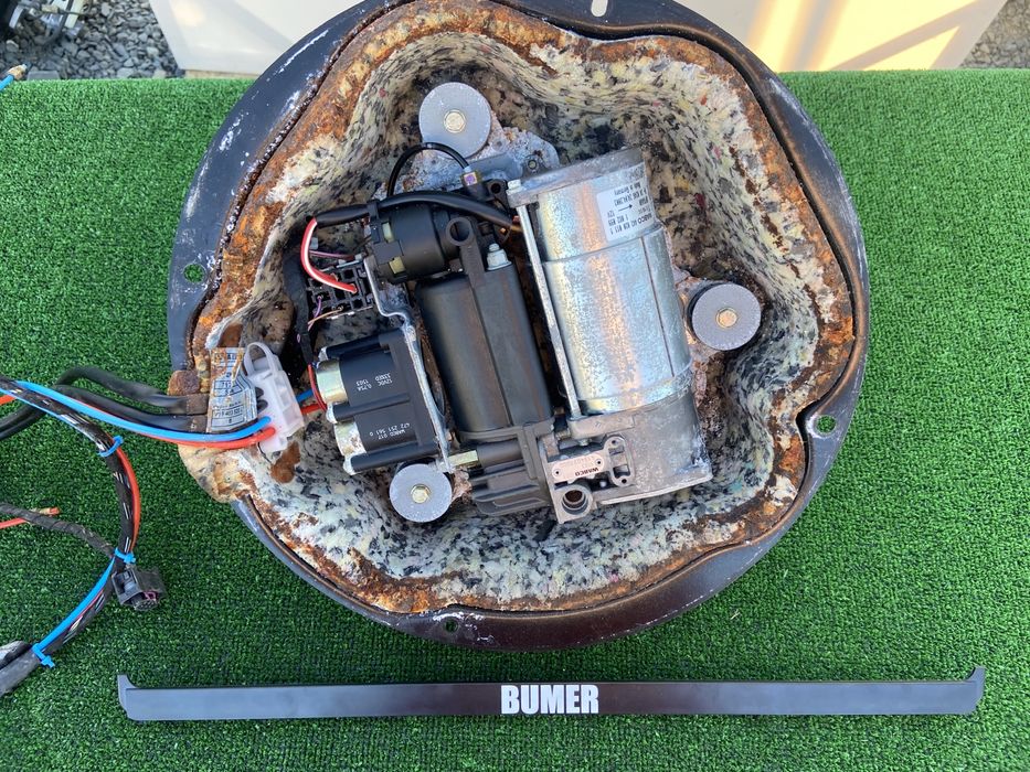 Пневмокомпрессор БМВ Е39 Е53 Пневмо Компрессор Компресор Germany Шрот