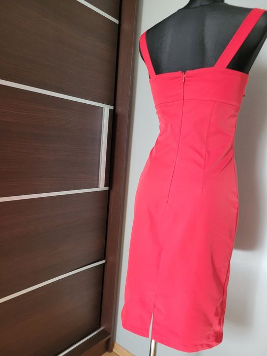 Elegancka czerwona sukienka rozm. 38.