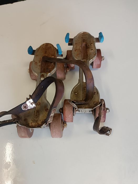 Patins antigos relíquia para colecionador
