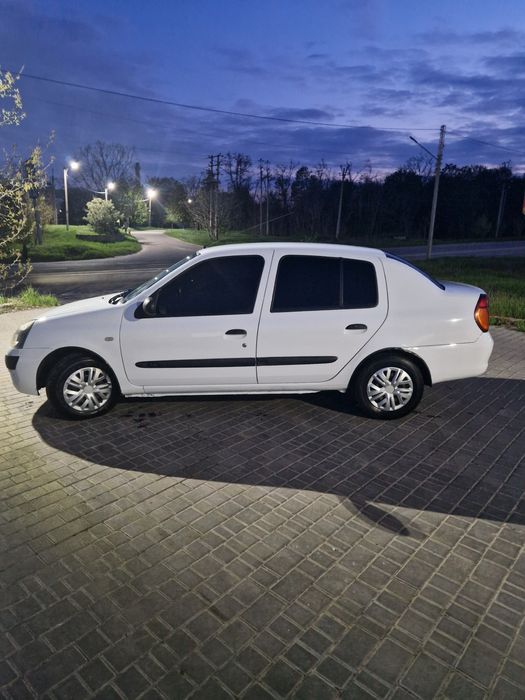 Автомобиль Renault Clio Symbol