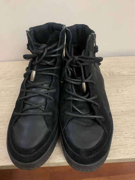 Жіночі шкіряні черевики.