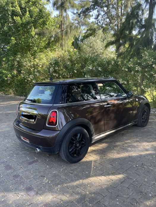 Mini Cooper 1.6d full extras / muito estimado com histórico manutenção