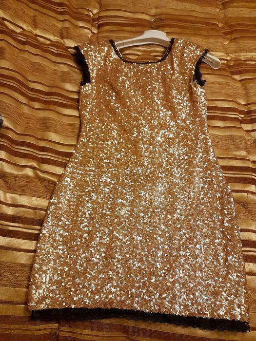 Vestido dourado e preto com elestano S