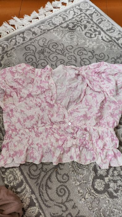 Віддам безкоштовно речі жіночі