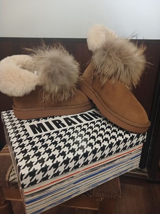 Уггі натуральні 38 розмір.