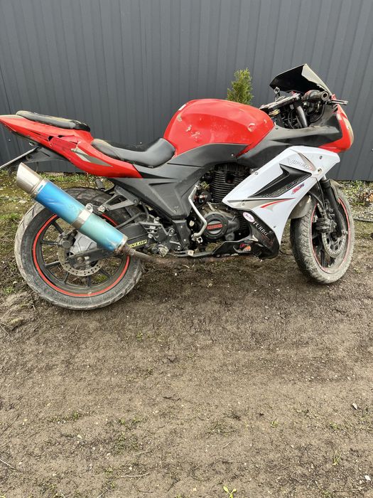 Продам мотоцикл Viper f2 v200
