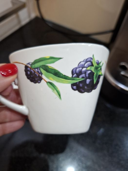 Filiżanki Lipton trójkątne