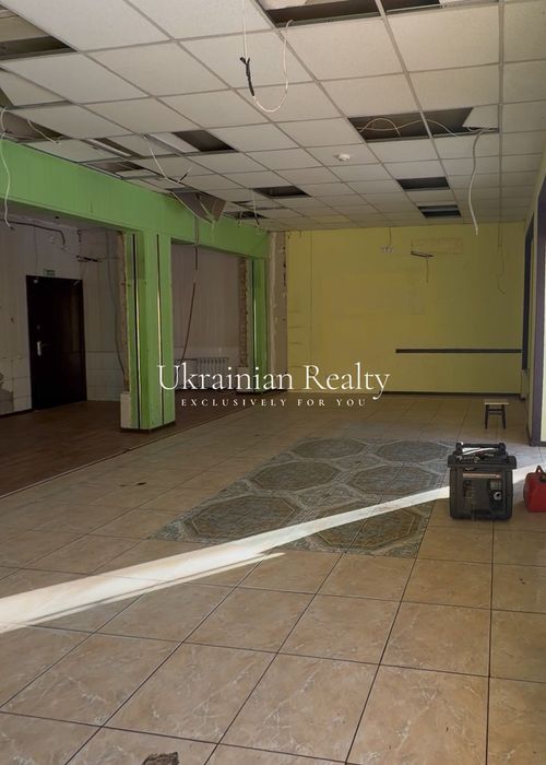 Продаж Фасадного приміщення 106 м²  вул. Перова, 44