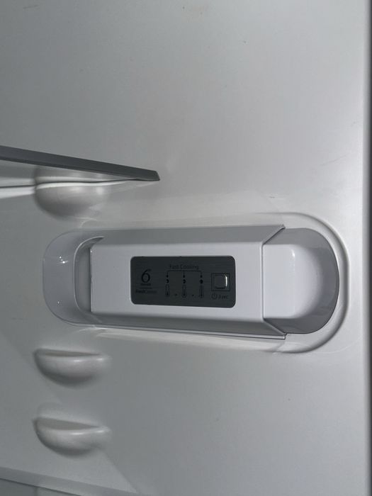 Холодильник Whirlpool