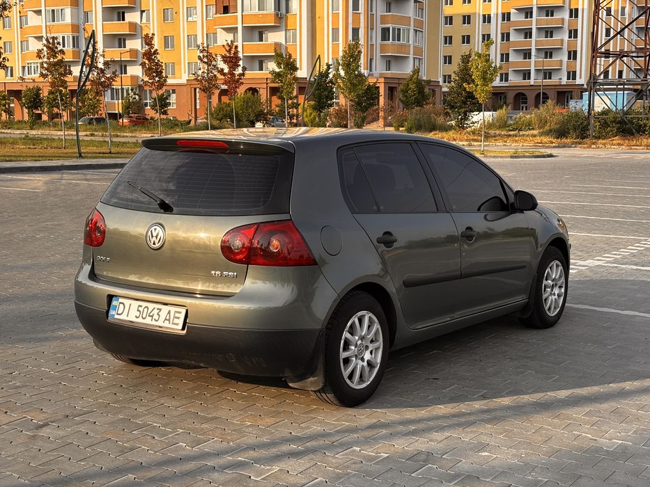 VWGolf 5 1.6 2004