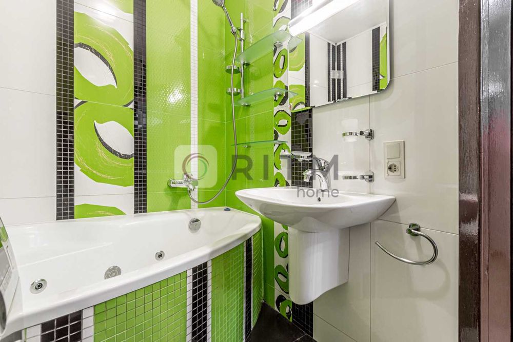 Продаж 3 кімнатна квартира з ремотом, Шевченківський район.