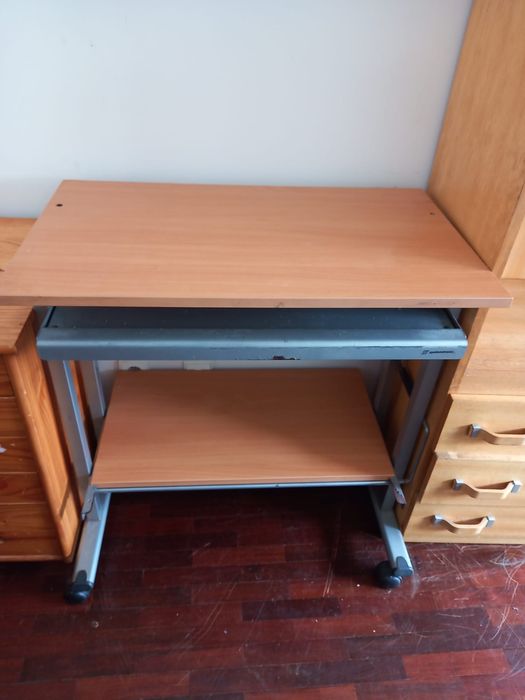 Jogo de quarto para menino, excelente qualidade e multifuncional.