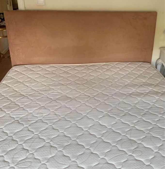 Sommier com cabeceira rebatível e colchão
