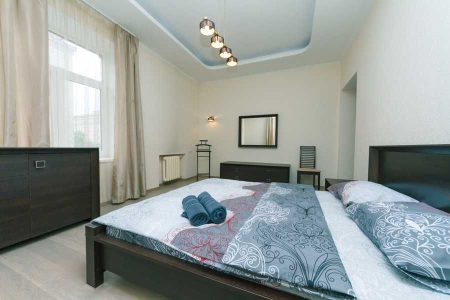 Подобово 2к апартаменти, Хрещатик, 17. м. Хрещатик