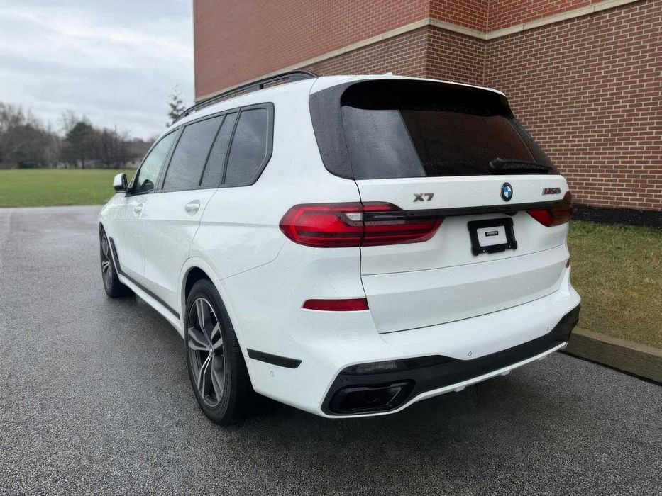 BMW X7      2020