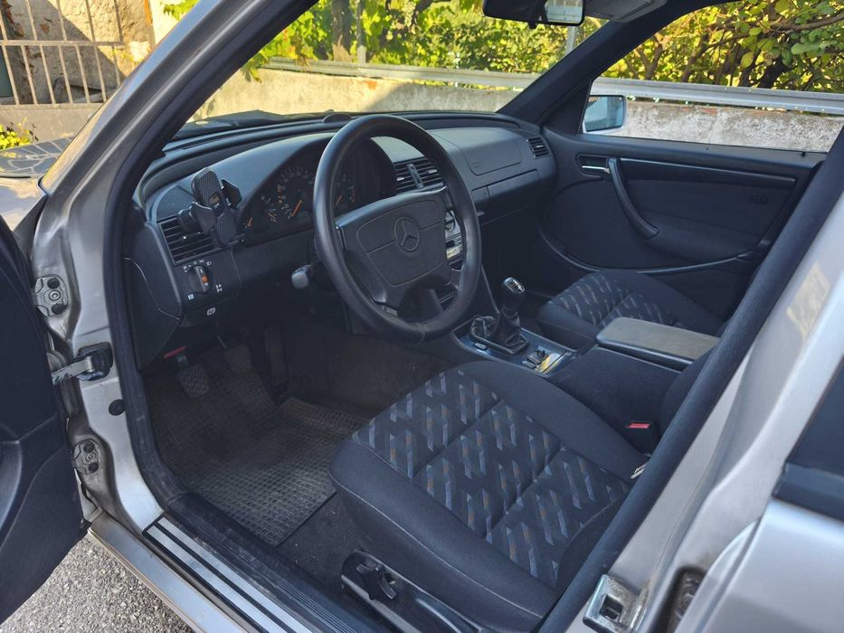 Mercedes-Benz C 250 — fotografia 9