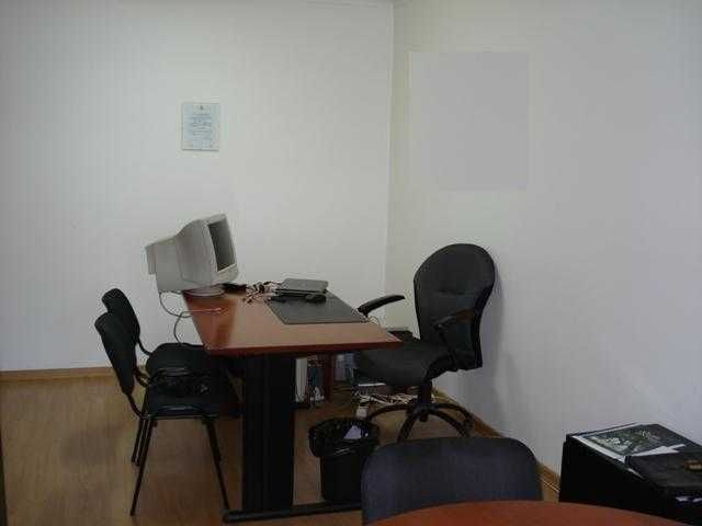 Escritório junto ao Tribunal do Montijo