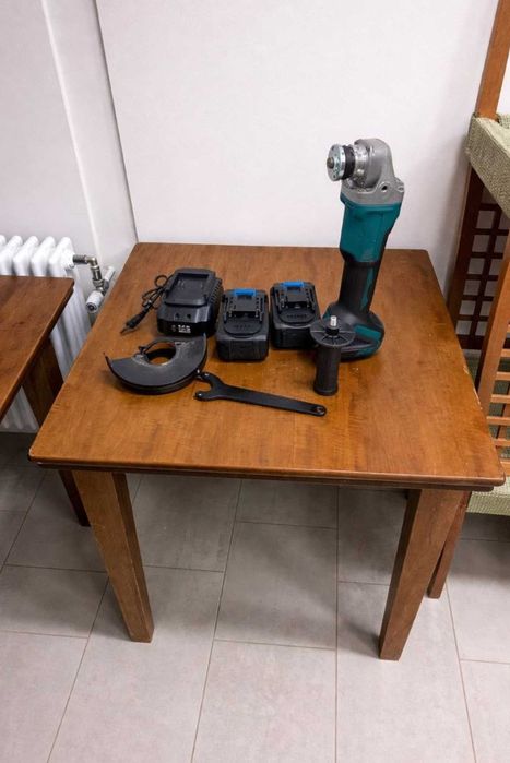 Акумуляторна болгарка з 2 батареями кейс 24V