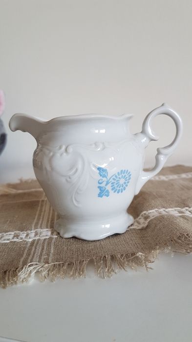Sosierka, mlecznik. Porcelana Wałbrzych. Z dawnych lat PRL.