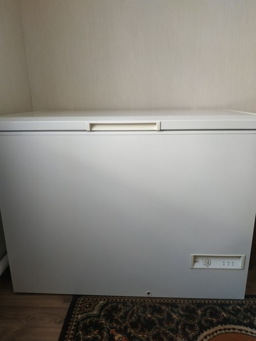 Продам морозильную ларь на 325 литров . Gorenje FH33BW