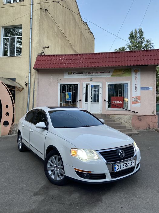 маленька біла машина на автоматі - Купить автомобиль бу и новый
