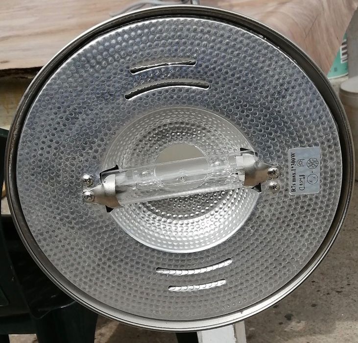 candeeiro de pe alto com 2 lâmpadas