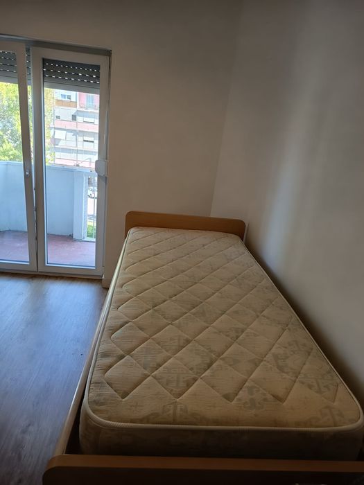 Cama single Dicarmo com gavetas