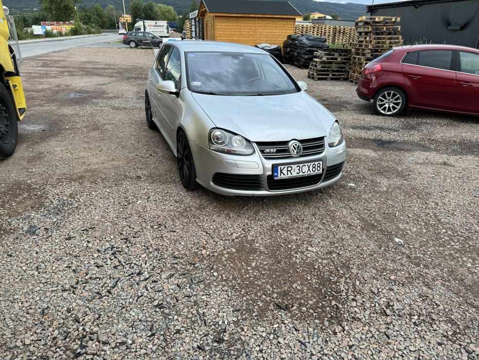 Volkswagen Golf 5 r32