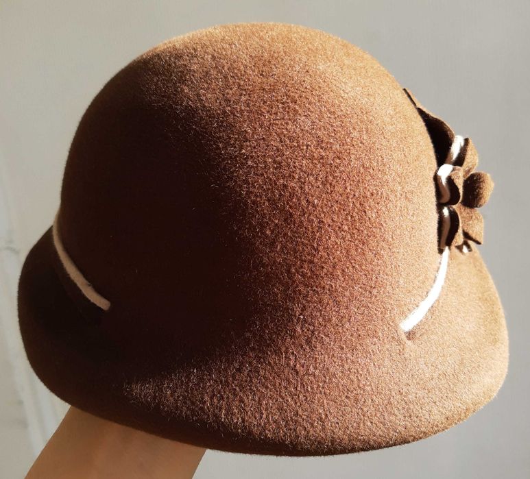 Шляпа женская фетровая зимняя.