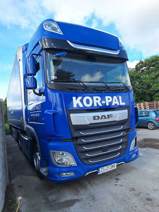 Ciągnik siodłowy DAF XF 480 z naczepą Wielton