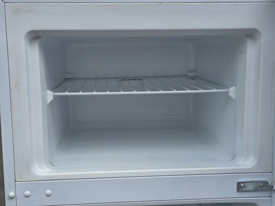 Холодильник Smart BRM210-W, двокамерний, 204л