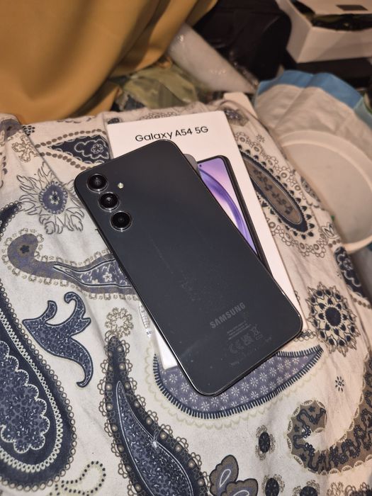 Samsung galaxy A54 5g. 8 / 256Gb + Etui Spiegen Armorboxn