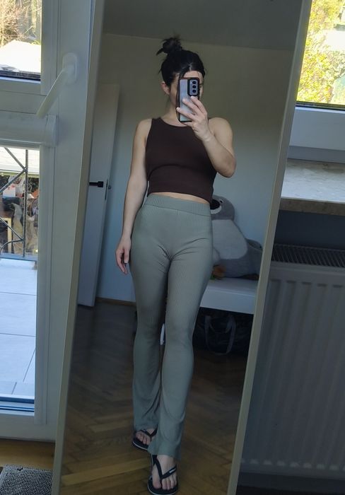 Spodnie pilates dzwony prążkowane dresy elastyczne S M